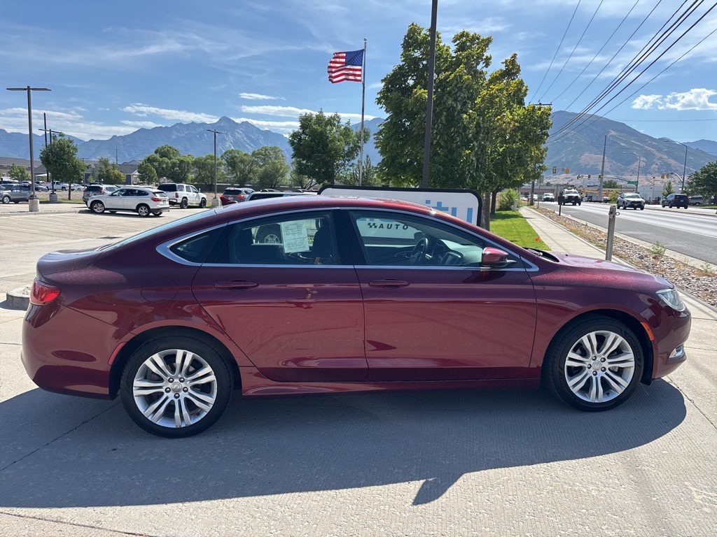 2015 Chrysler 200 Limited photo 4