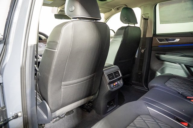 2025 Volkswagen Atlas SEL Premium R-Line photo 31