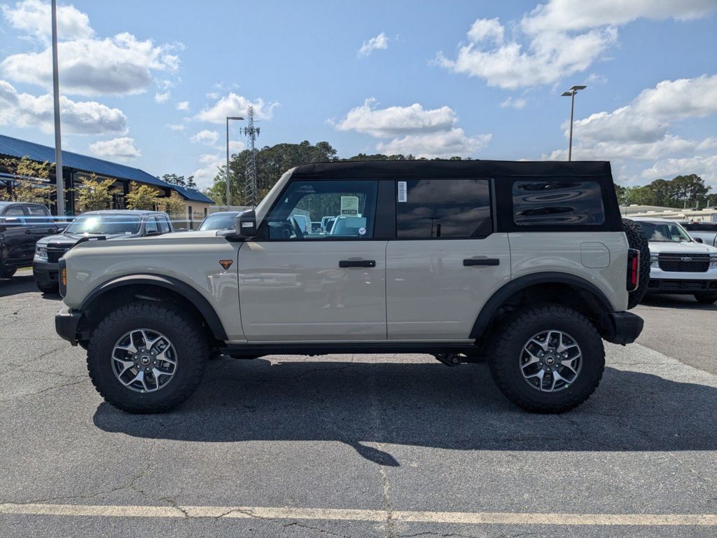2025 Ford Bronco Badlands photo 6