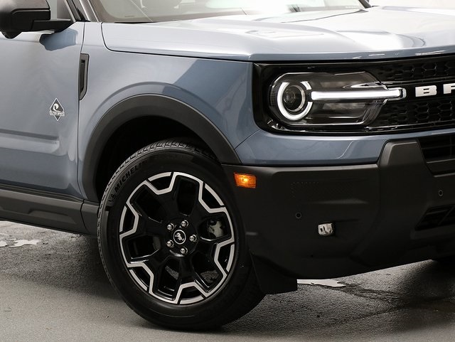 2025 Ford Bronco Sport Outer Banks photo 3