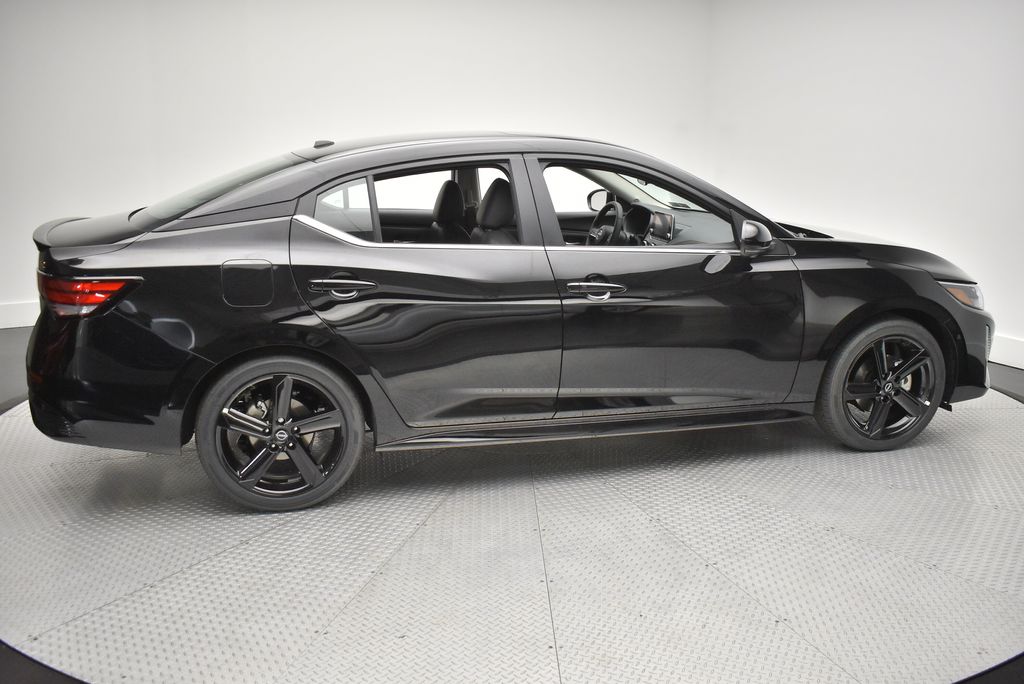 2025 Nissan Sentra SR photo 4