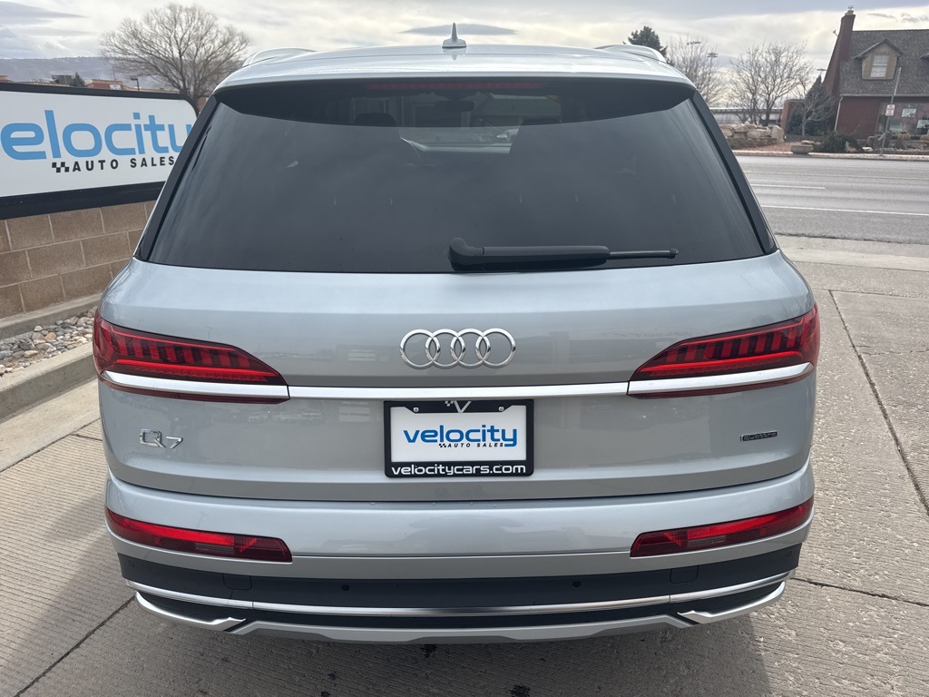 2024 Audi Q7 45 Premium Plus photo 5