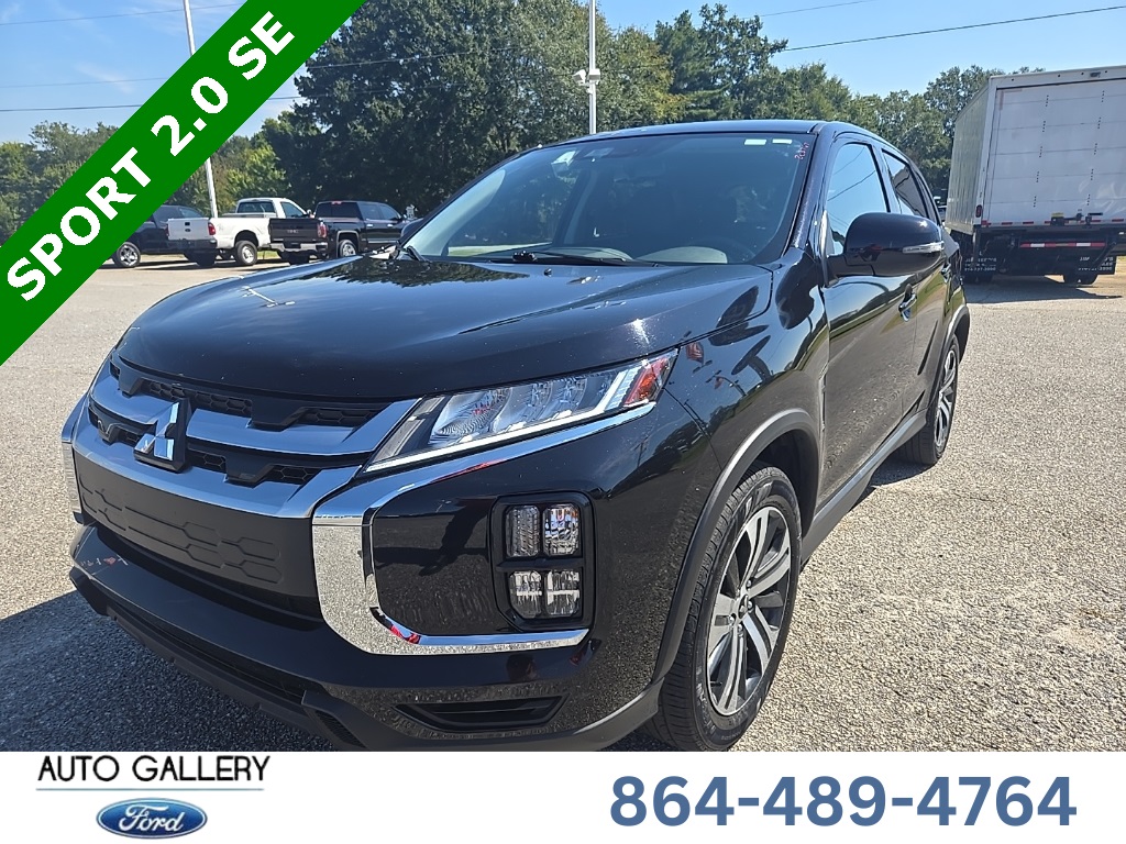 2024 Mitsubishi Outlander Sport SE's photo