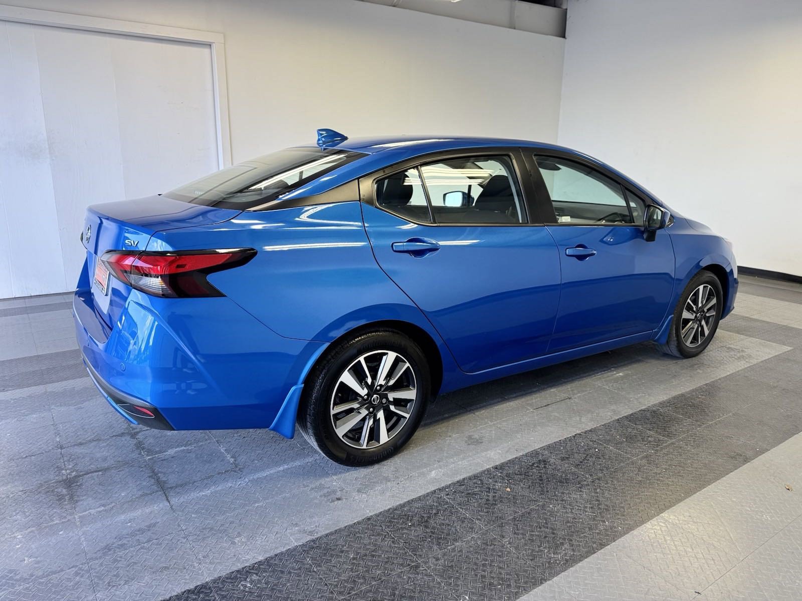 PreOwned 2022 Nissan Versa SV 4dr Car in Orange P867167 Granger