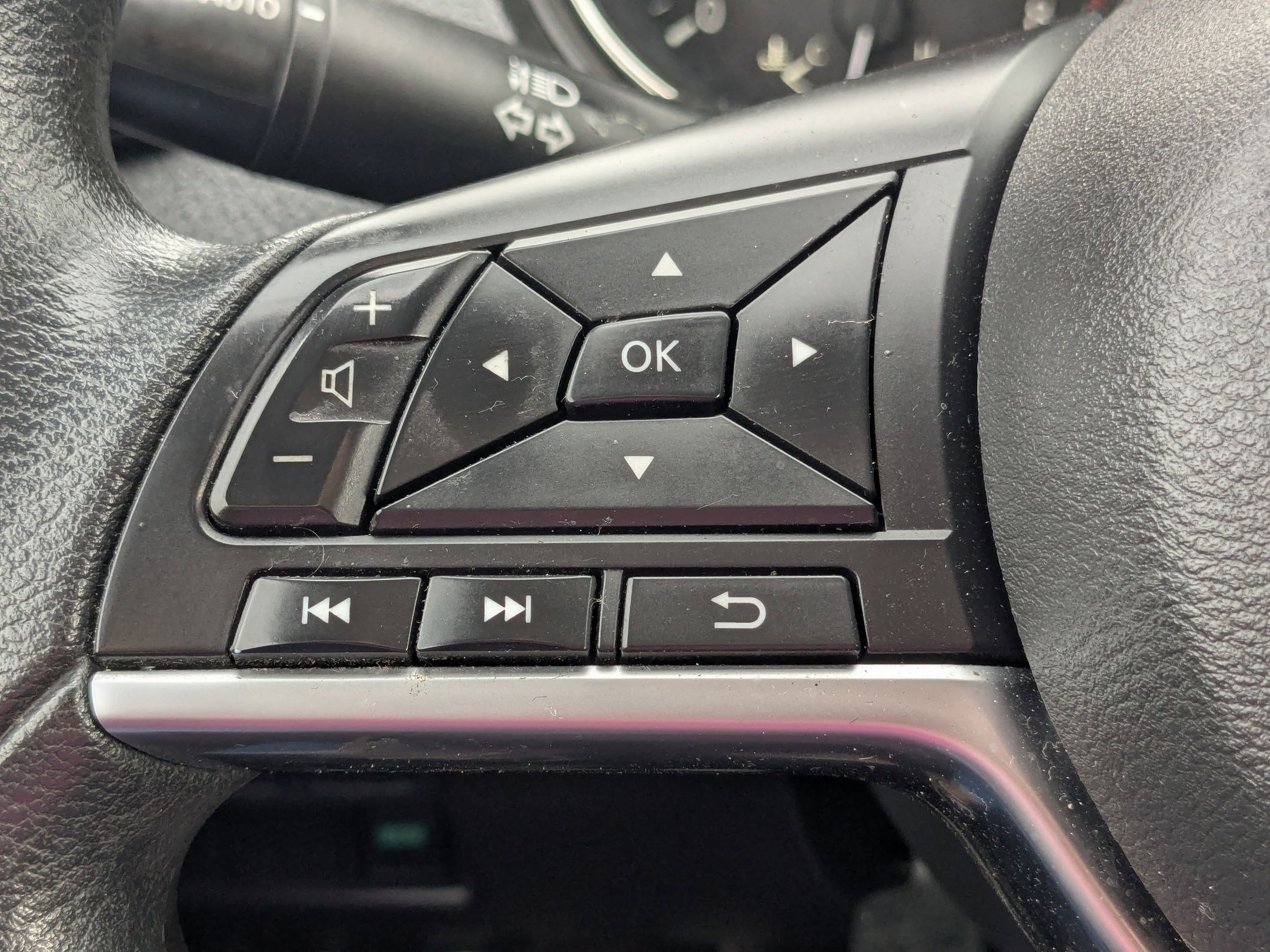 2019 Nissan Rogue Sport SV photo 16