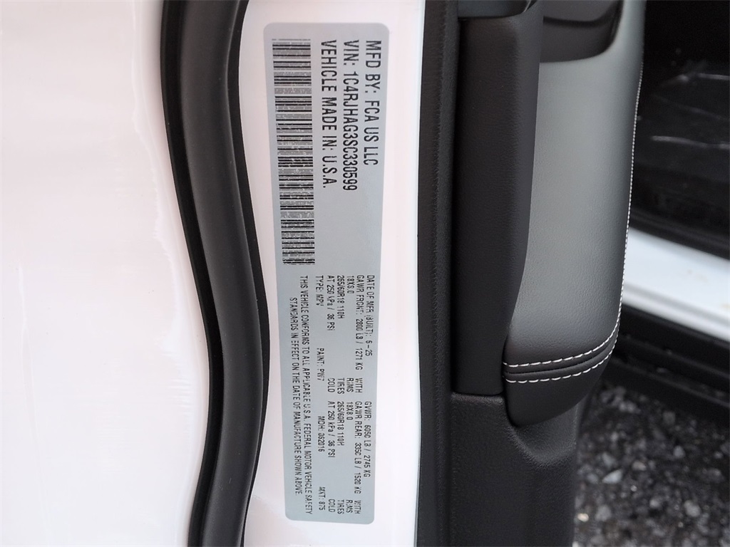 2025 Jeep Grand Cherokee Altitude X photo 3