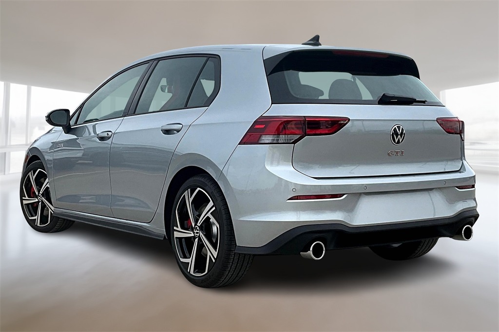 2025 Volkswagen Golf GTI SE photo 3