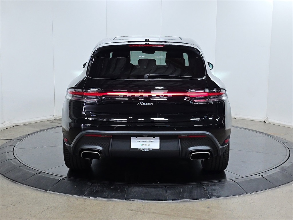 2026 Porsche Macan T photo 7