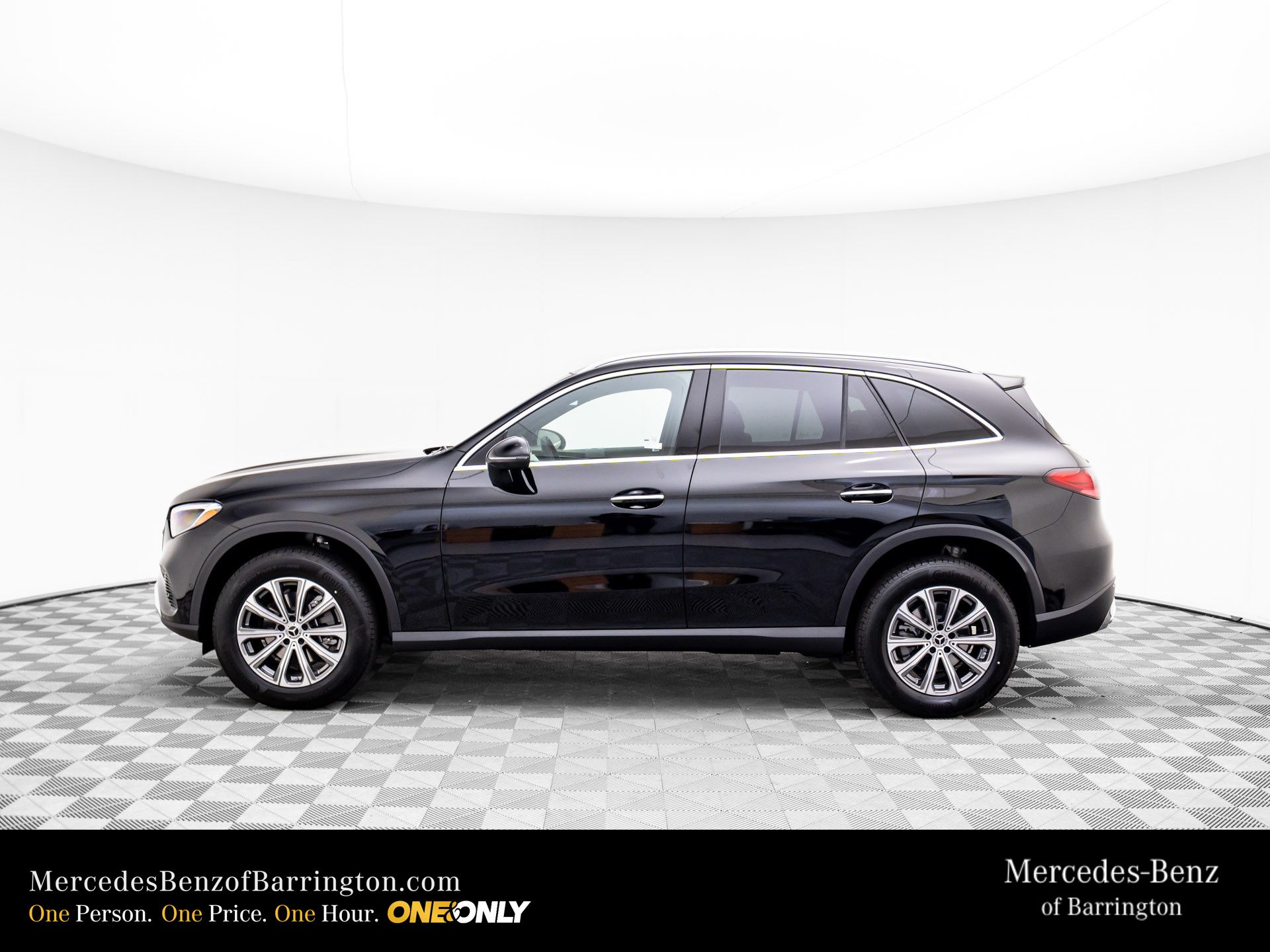 2025 Mercedes Benz GLC 300 4MATIC photo 2