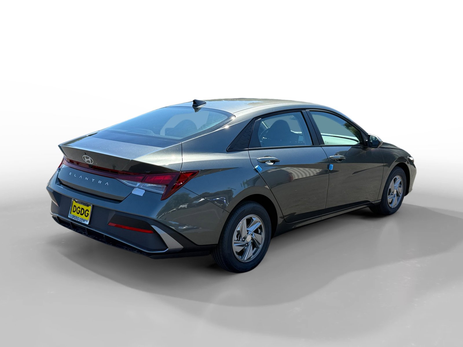 2025 Hyundai Elantra SE photo 5