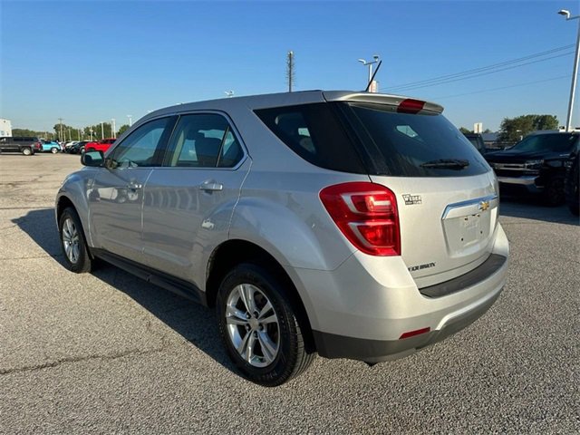 2017 Chevrolet Equinox LS photo 3