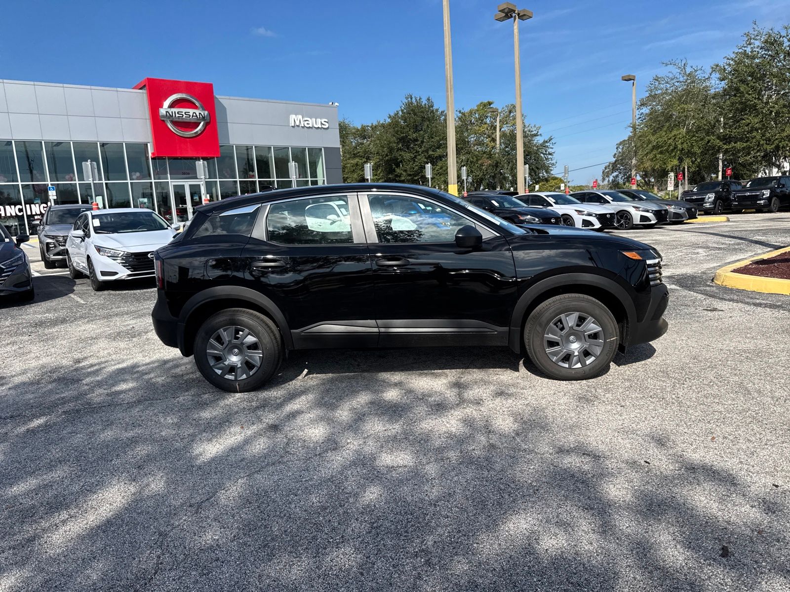 2026 Nissan Kicks S photo 4