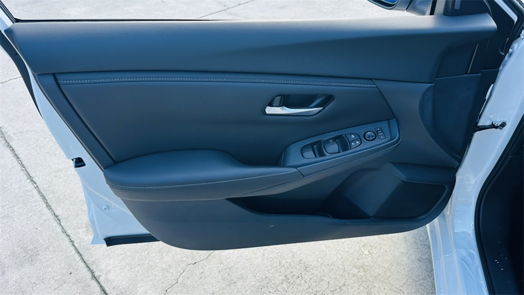 2025 Nissan Sentra SV photo 13