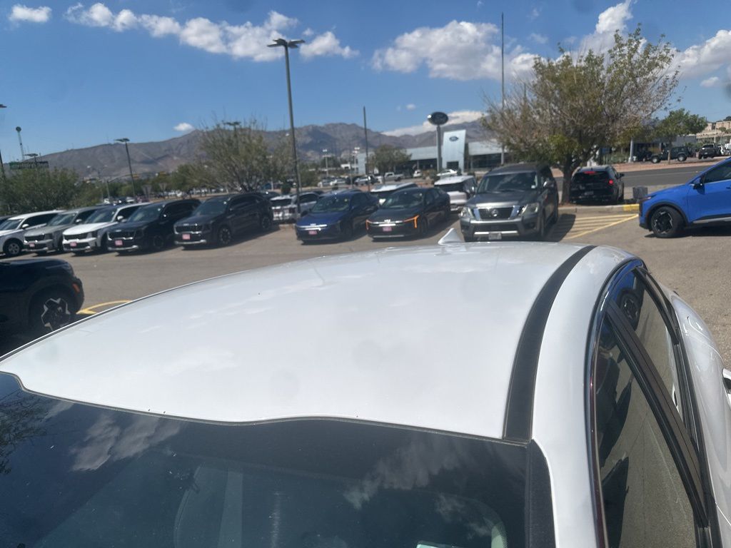 2021 Kia K5 LXS photo 13