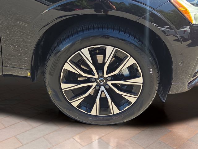 2025 Volvo XC60 B5 Plus photo 4