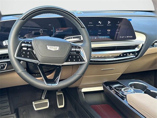 2025 Cadillac Lyriq Sport photo 2