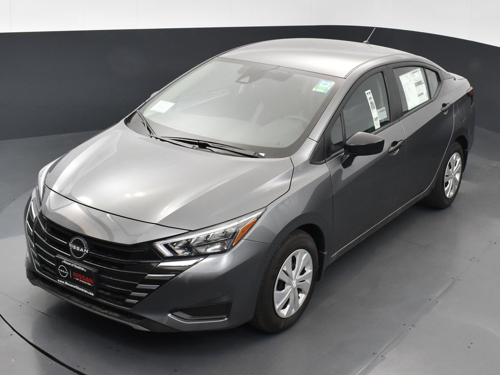 2025 Nissan Versa 1.6 S photo 40