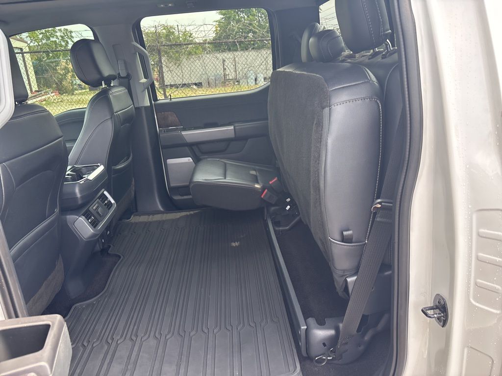 2021 Ford F-150 Lariat photo 28