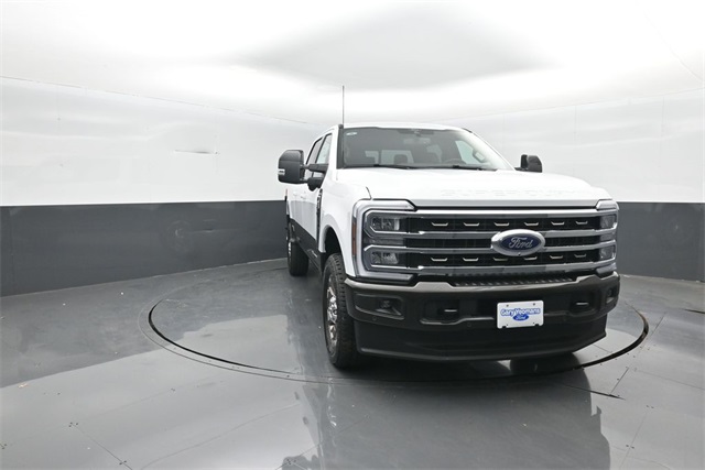 2025 Ford F-350 King Ranch photo 2
