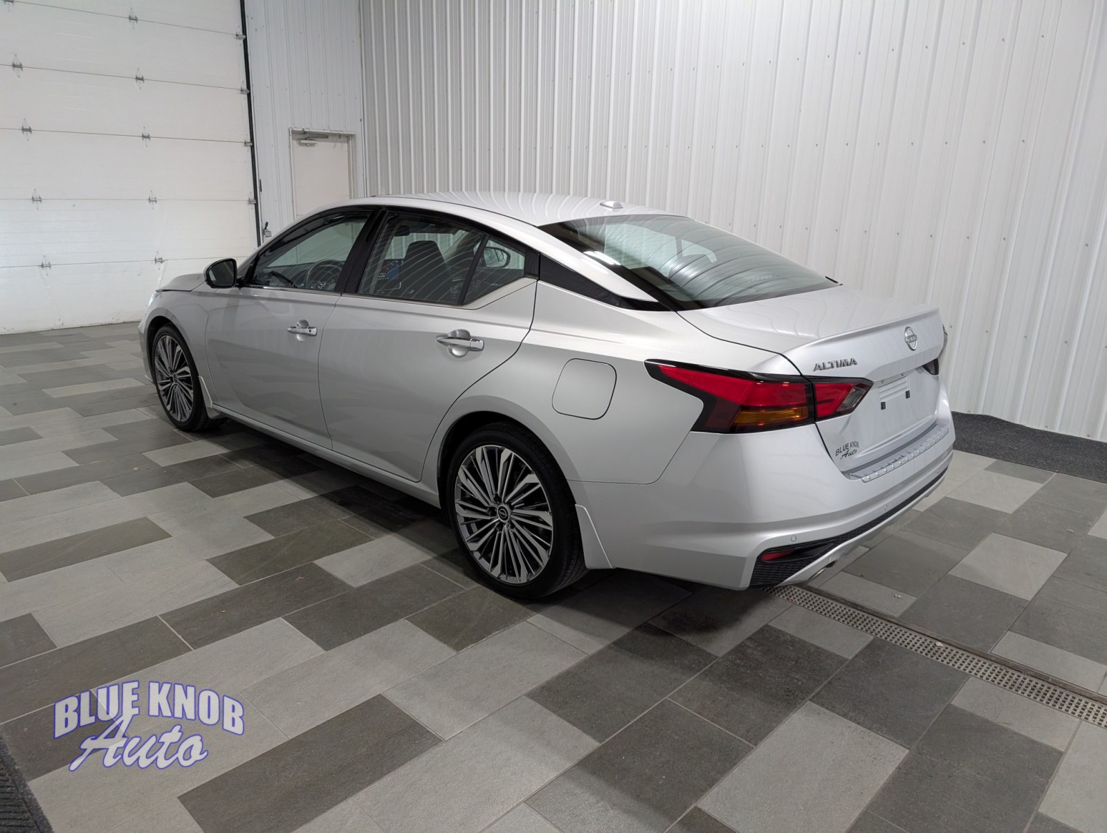 2023 Nissan Altima 2.5 SL photo 2