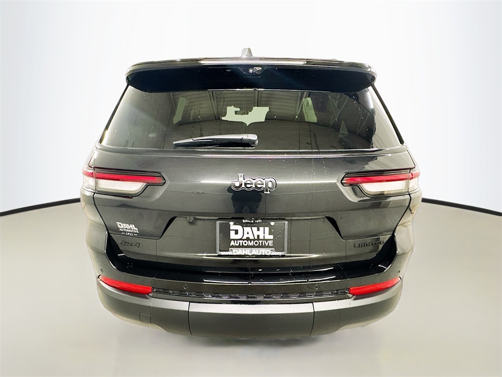 2025 Jeep Grand Cherokee Limited photo 3