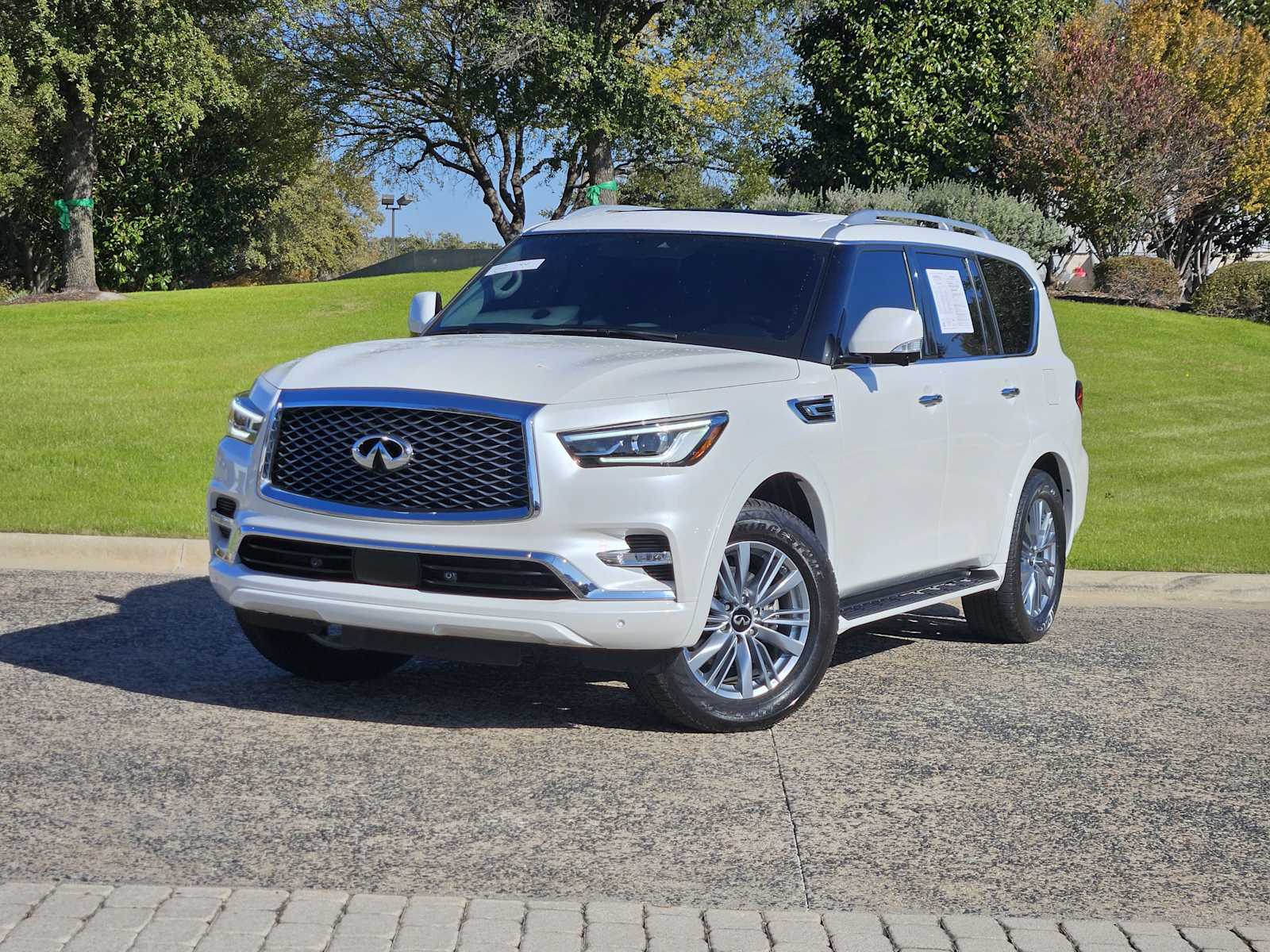 2024 INFINITI QX80 Luxe 4WD's photo