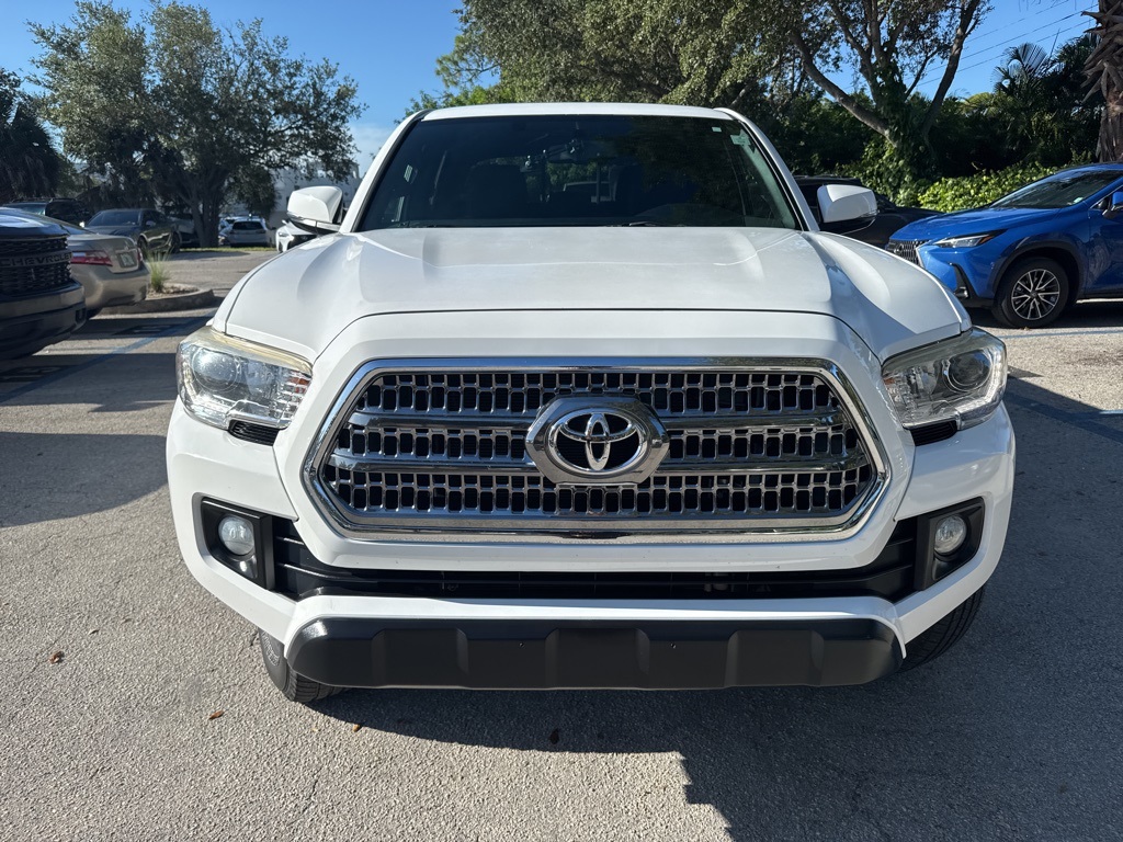2017 Toyota Tacoma TRD Off-Road photo 2