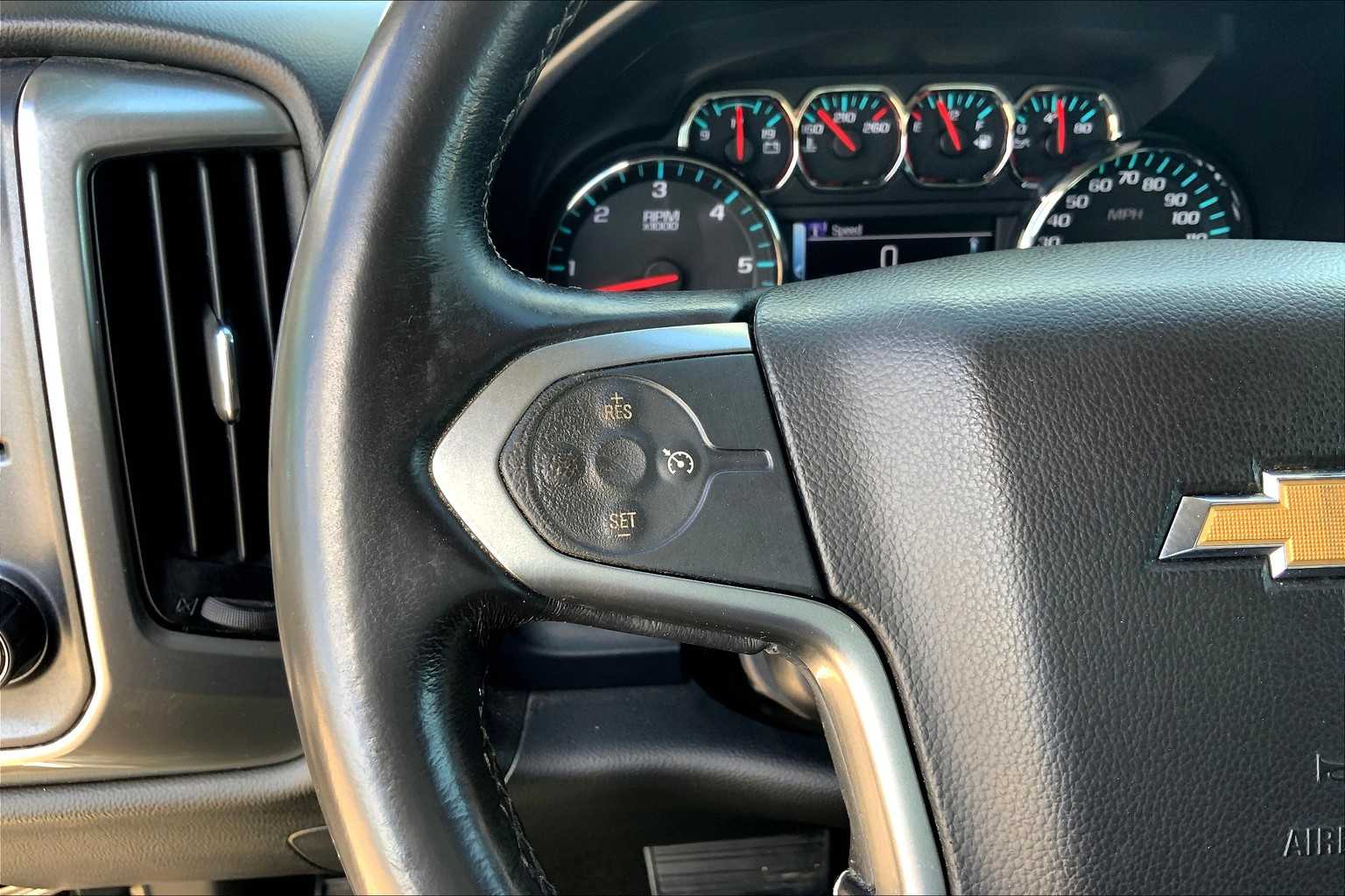 2017 Chevrolet Silverado 1500 LT photo 17