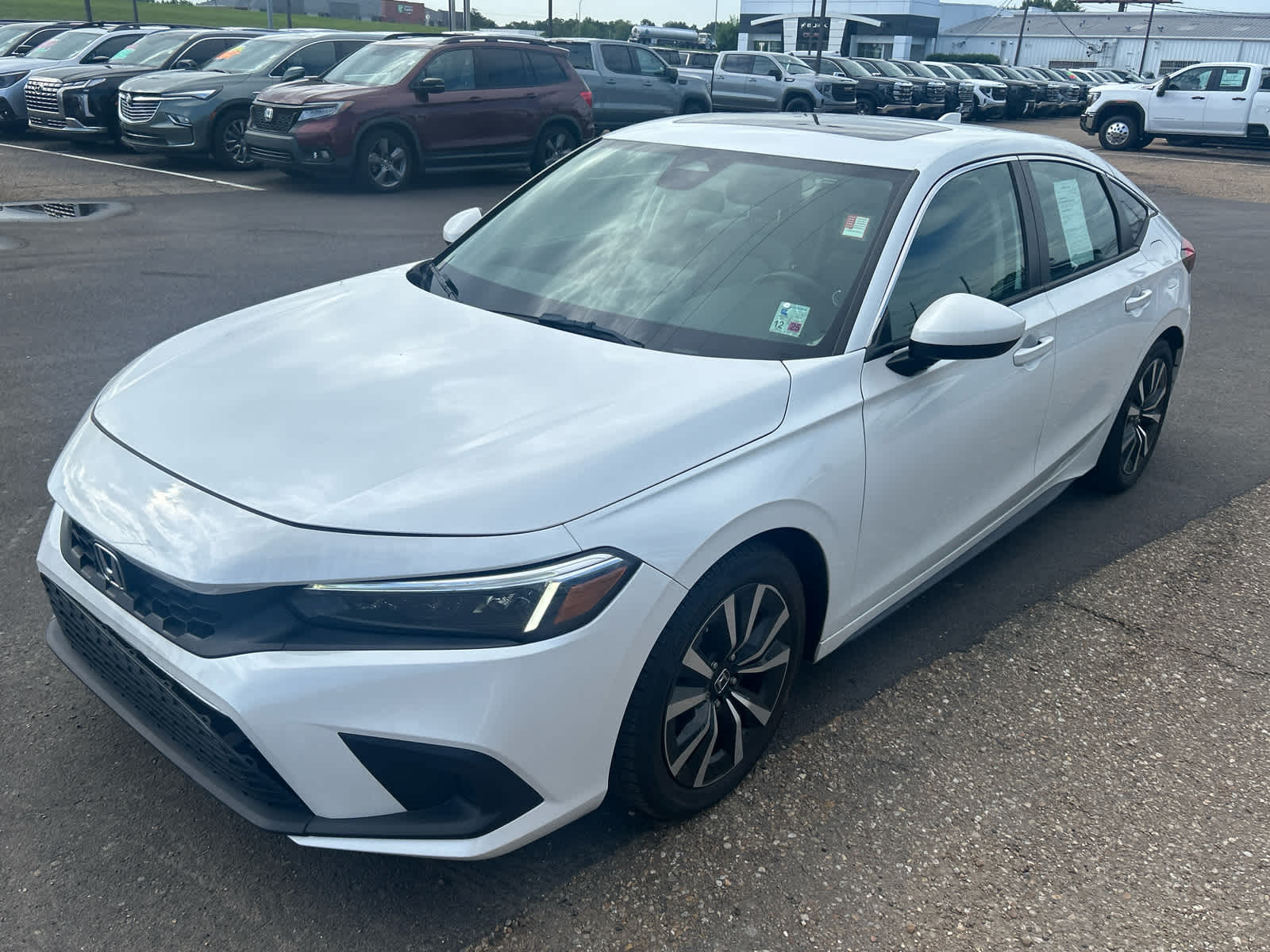 2024 Honda Civic Hatchback EX-L photo 3