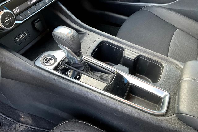2020 Nissan Sentra SV photo 13