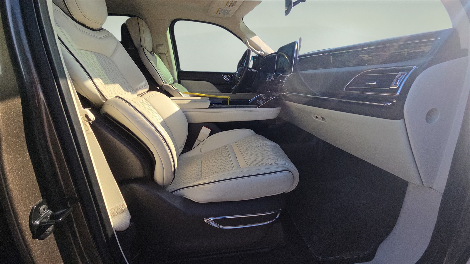 2019 Lincoln Navigator Black Label photo 12
