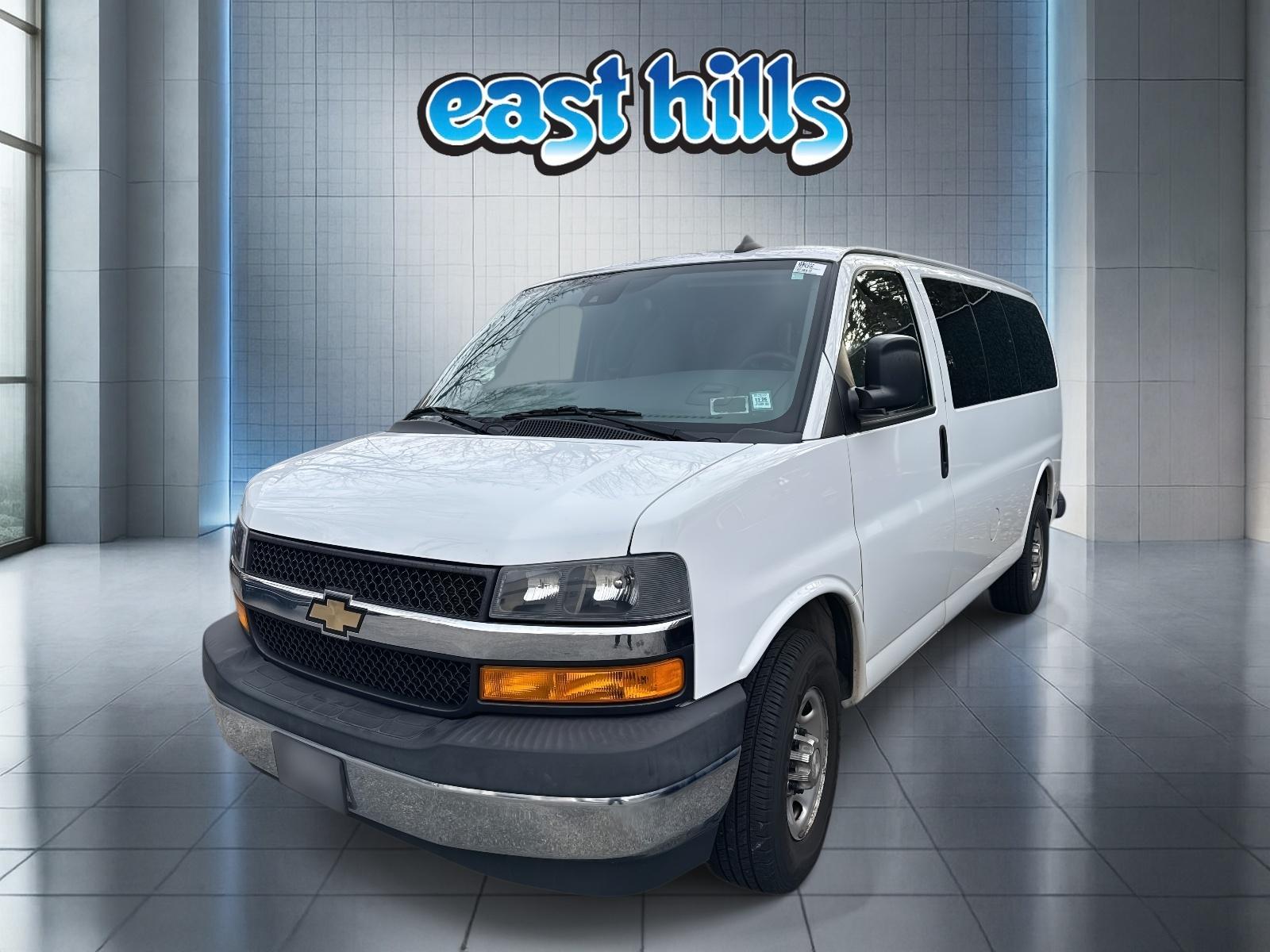 Used 2020 Chevrolet Express Passenger LT with VIN 1GAWGFFG5L1256882 for sale in Roslyn, NY
