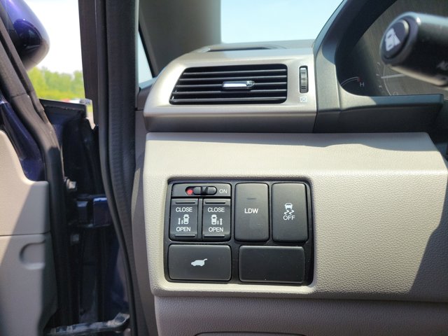 2016 Honda Odyssey EX-L photo 19