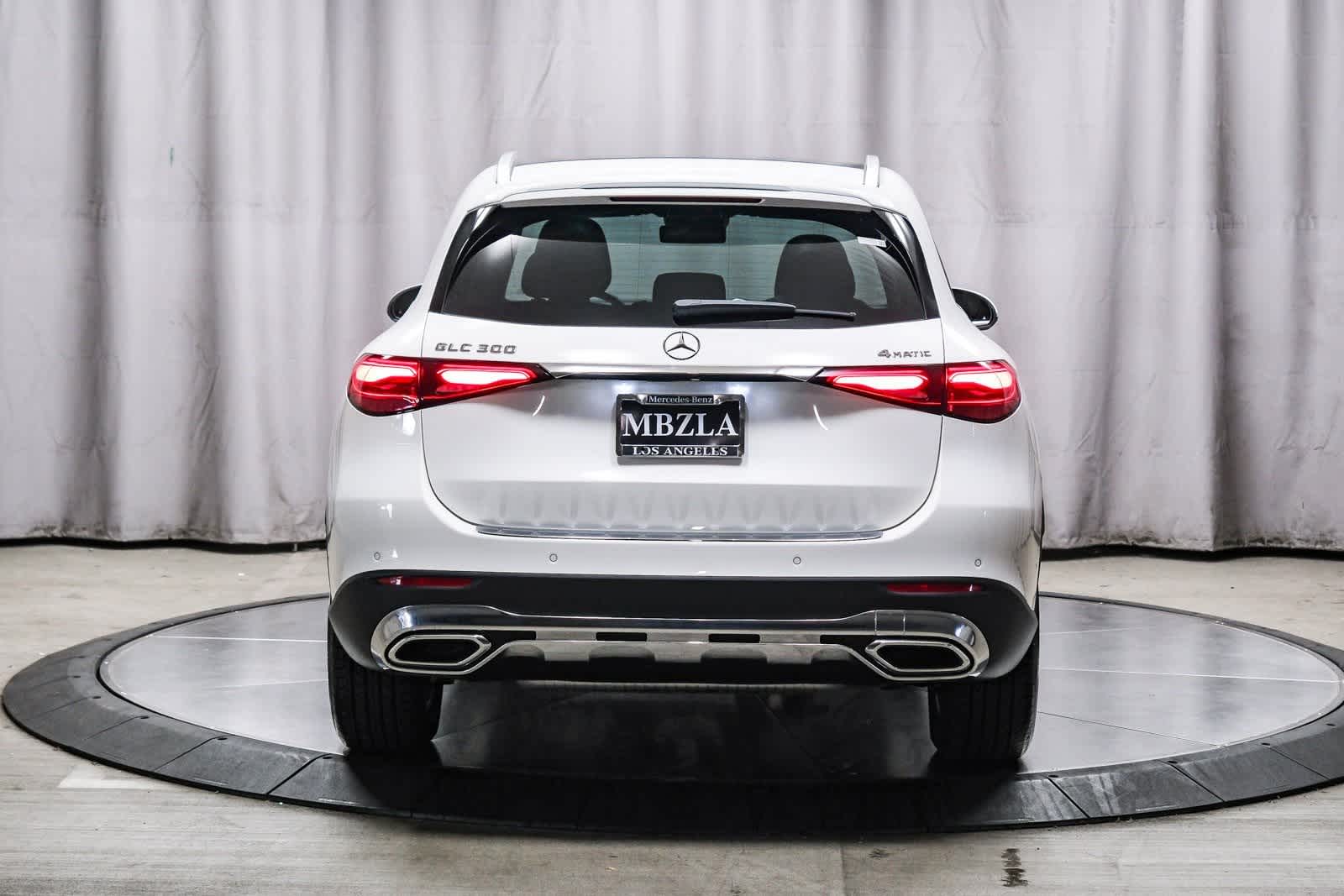 2025 Mercedes Benz GLC 300 4MATIC photo 2