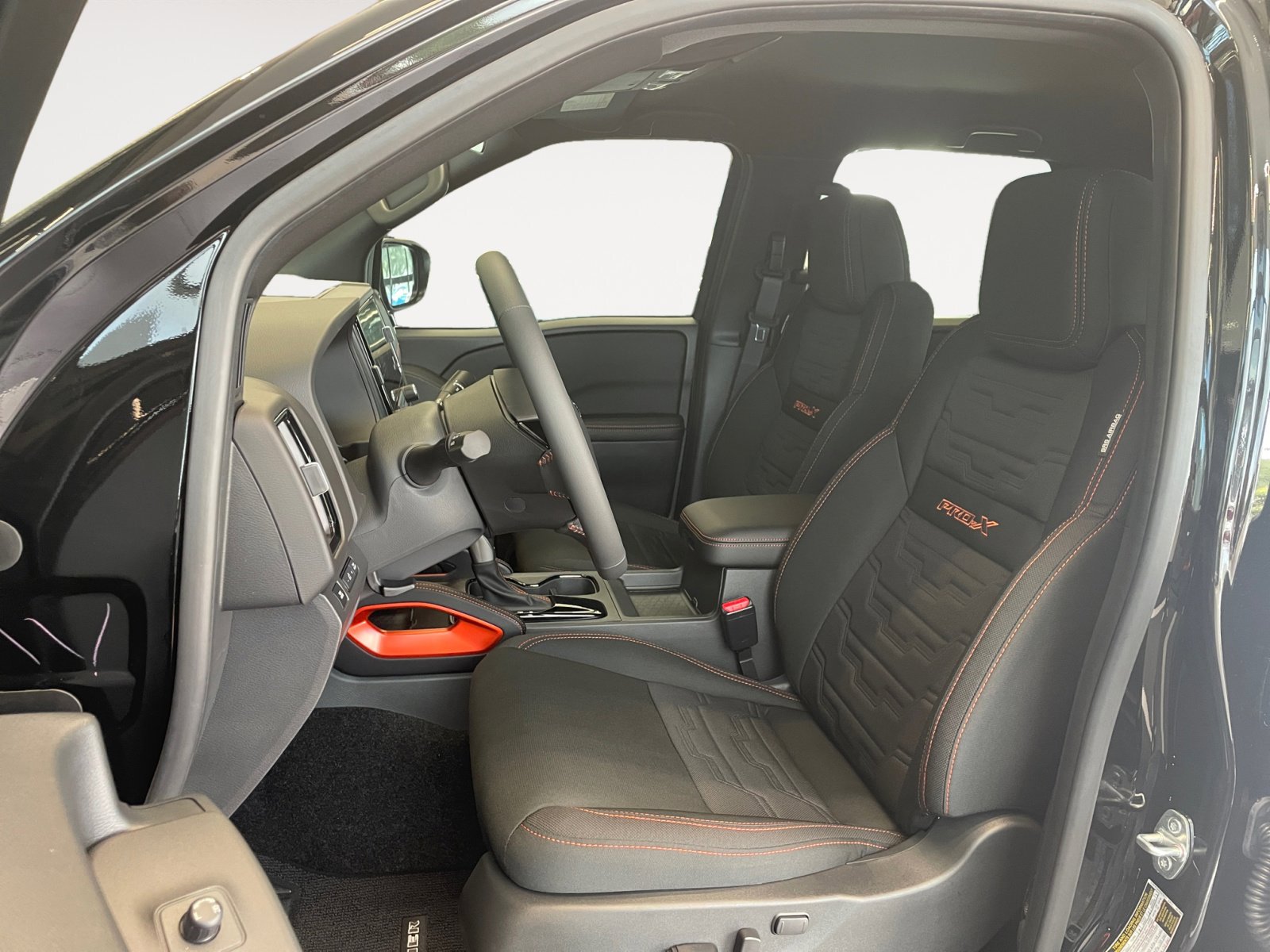 2025 Nissan Frontier PRO-X photo 13