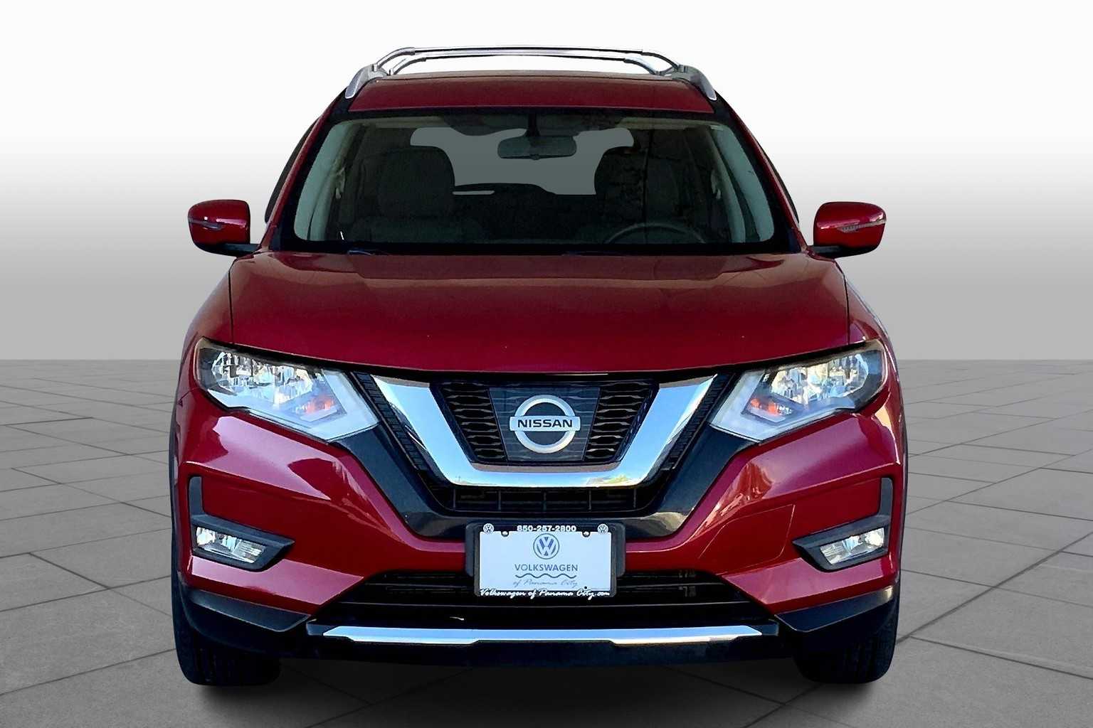 2017 Nissan Rogue SV photo 3