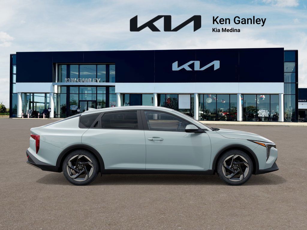 2025 Kia K4 EX photo 7
