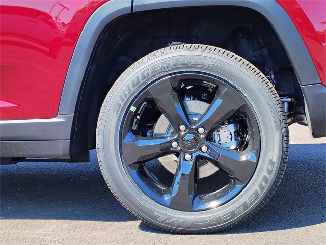 2025 Jeep Grand Cherokee Laredo Altitude photo 6
