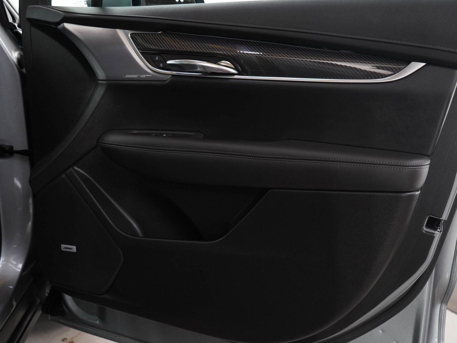 2025 Cadillac XT6 Sport photo 9