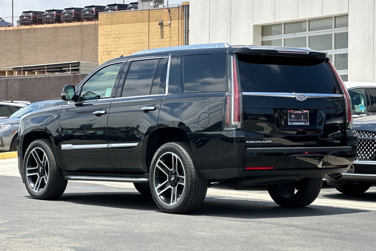 2019 Cadillac Escalade Premium Luxury photo 5