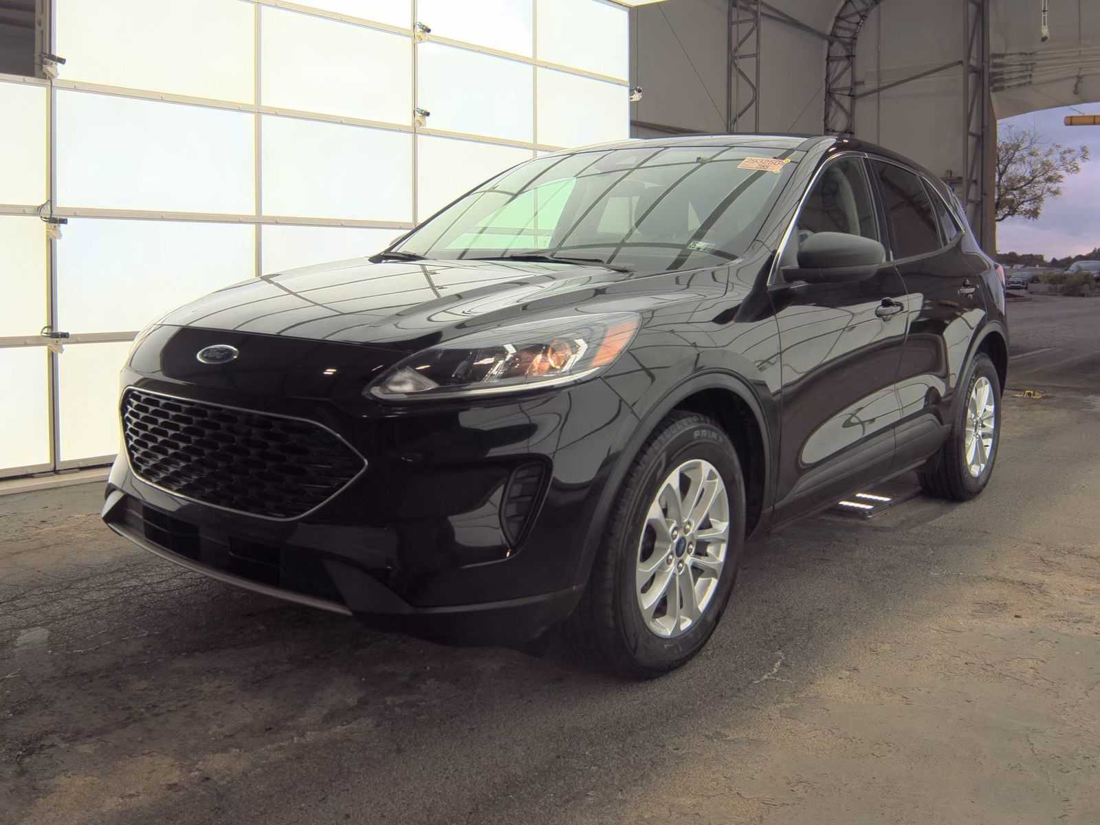 2022 Ford Escape SE's photo