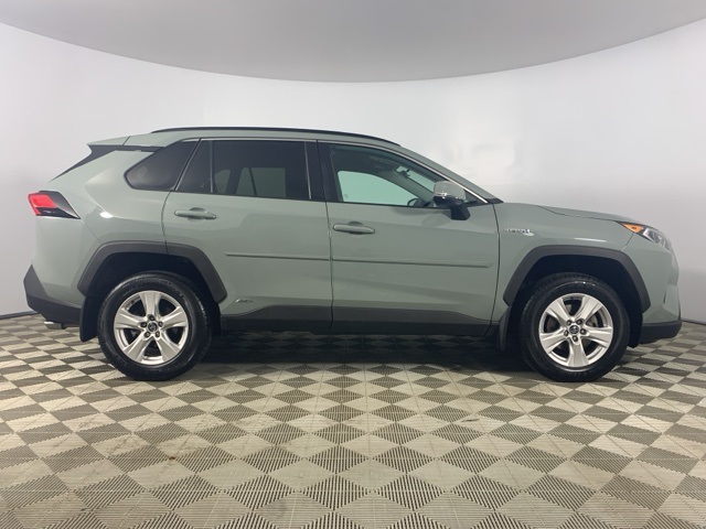 2021 Toyota RAV4 Hybrid XLE photo 5