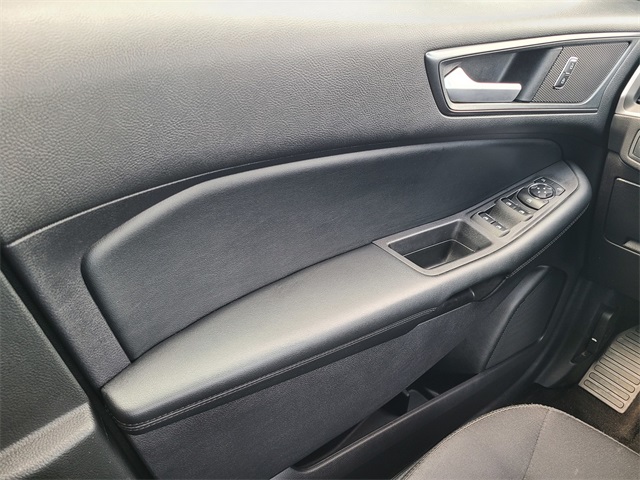 2020 Ford Edge SE photo 30