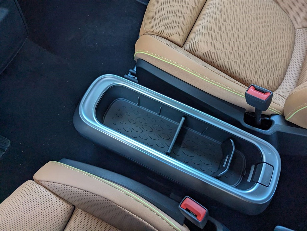2025 Volkswagen ID. Buzz Pro Plus photo 14