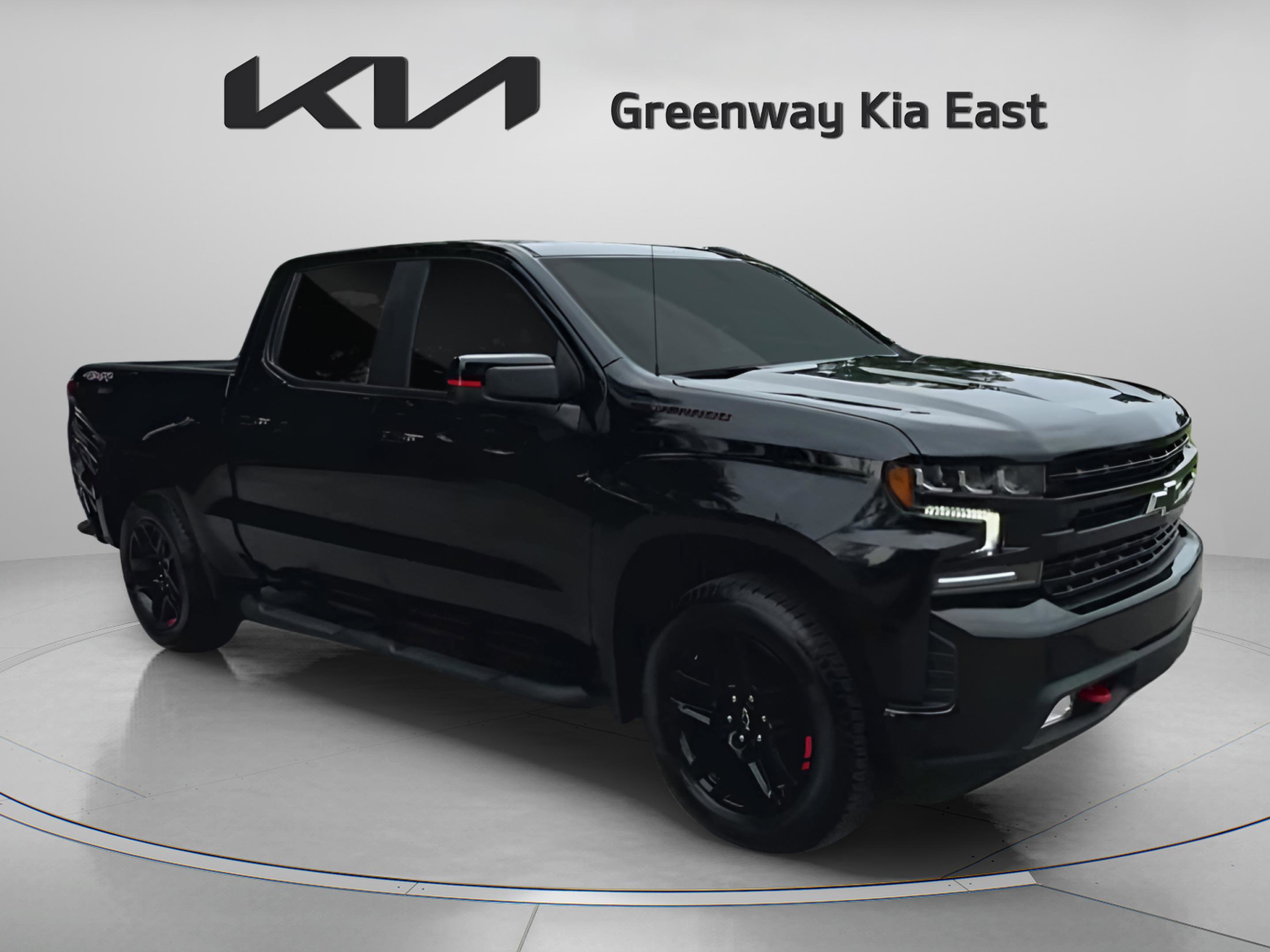 2022 Chevrolet Silverado 1500 RST photo 2