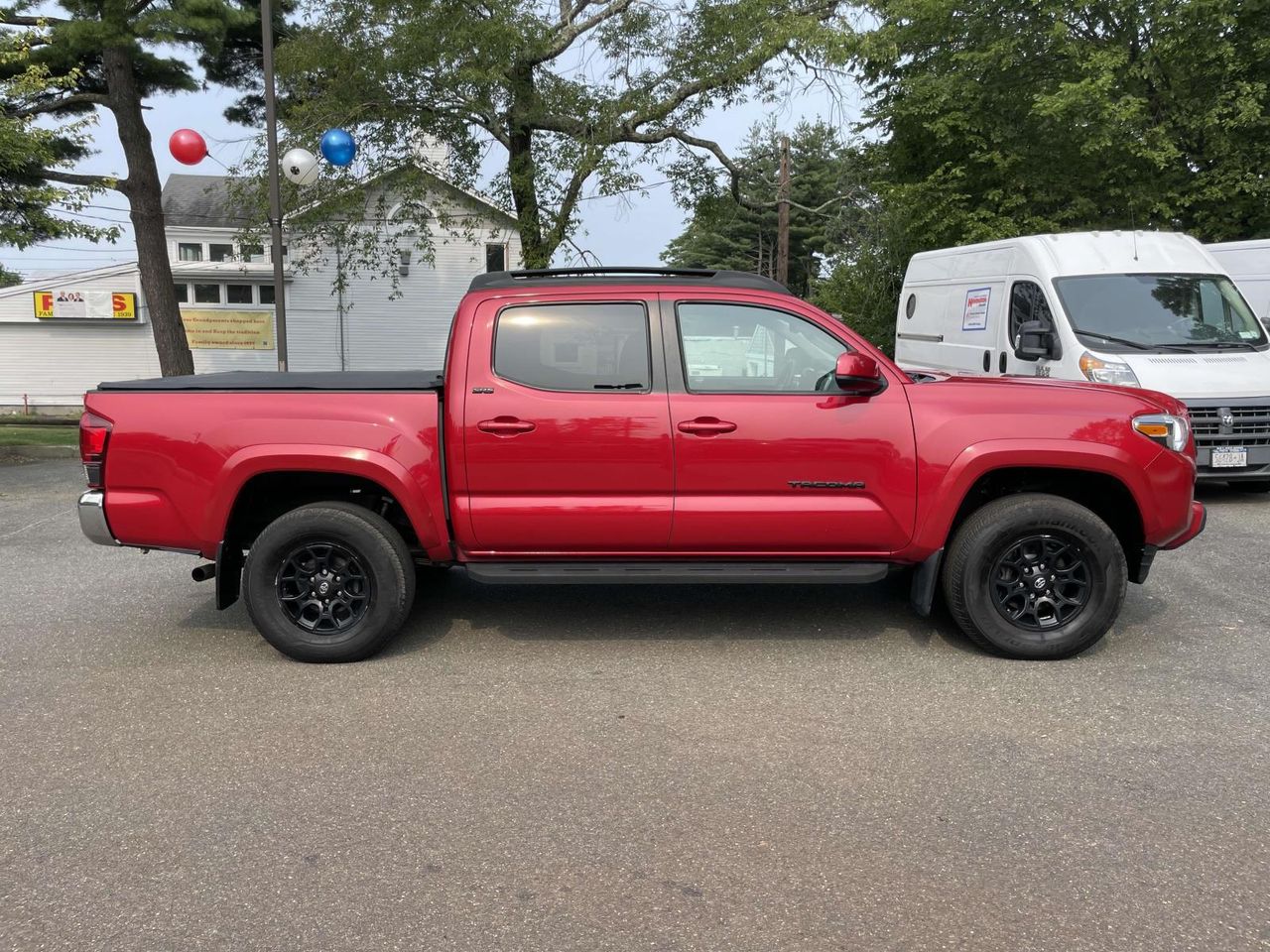 2022 Toyota Tacoma SR5 V6 photo 8