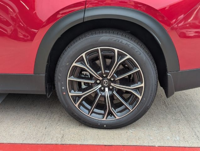 2025 Mazda CX-70 Premium photo 3