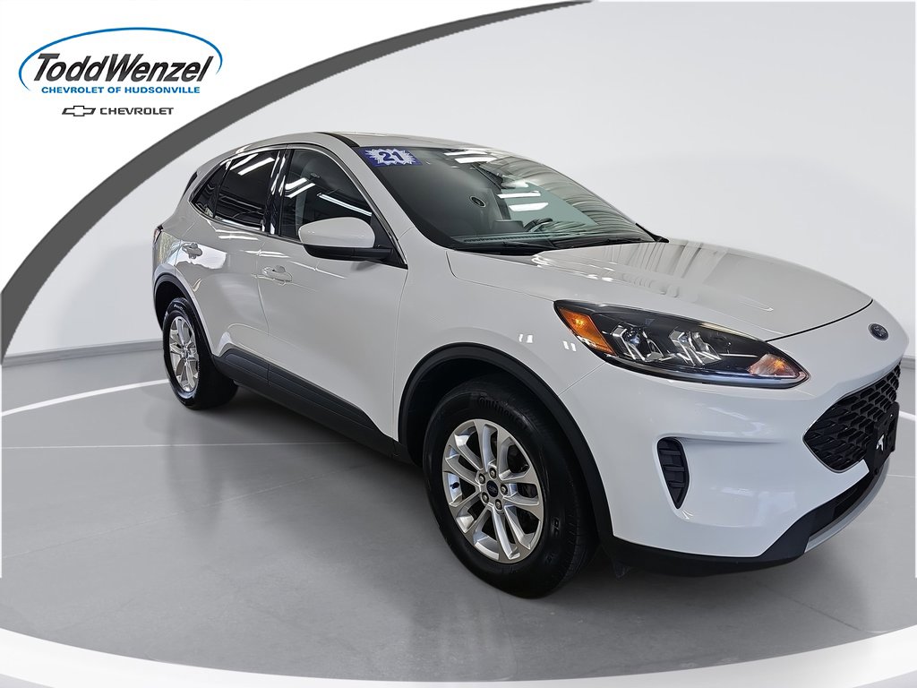 2021 Ford Escape SE's photo