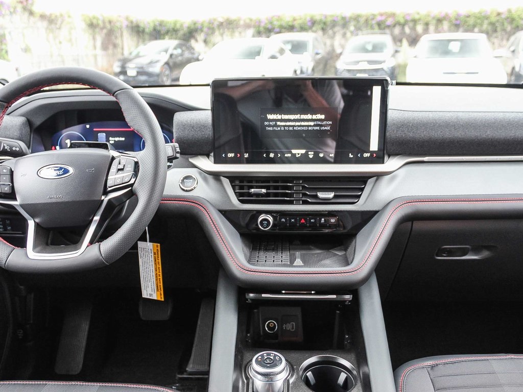 2025 Ford Explorer ST-Line photo 9