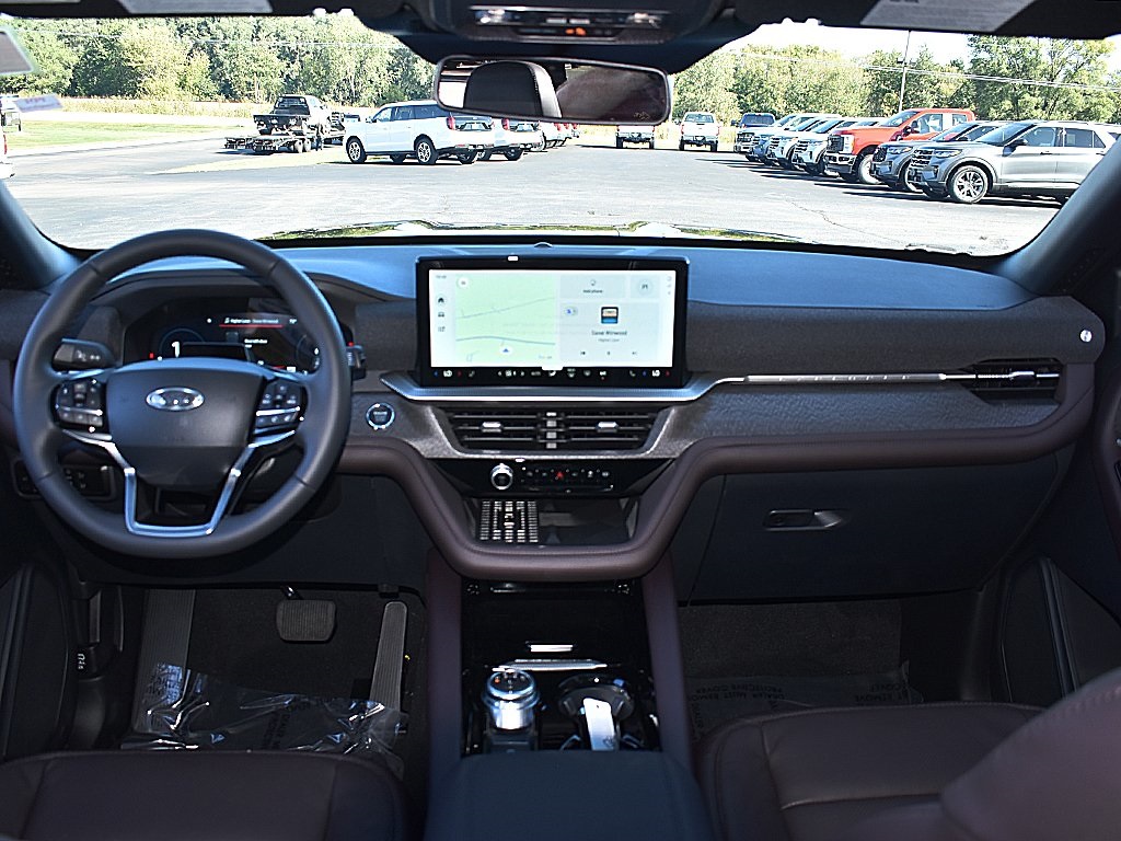 2025 Ford Explorer Platinum photo 4